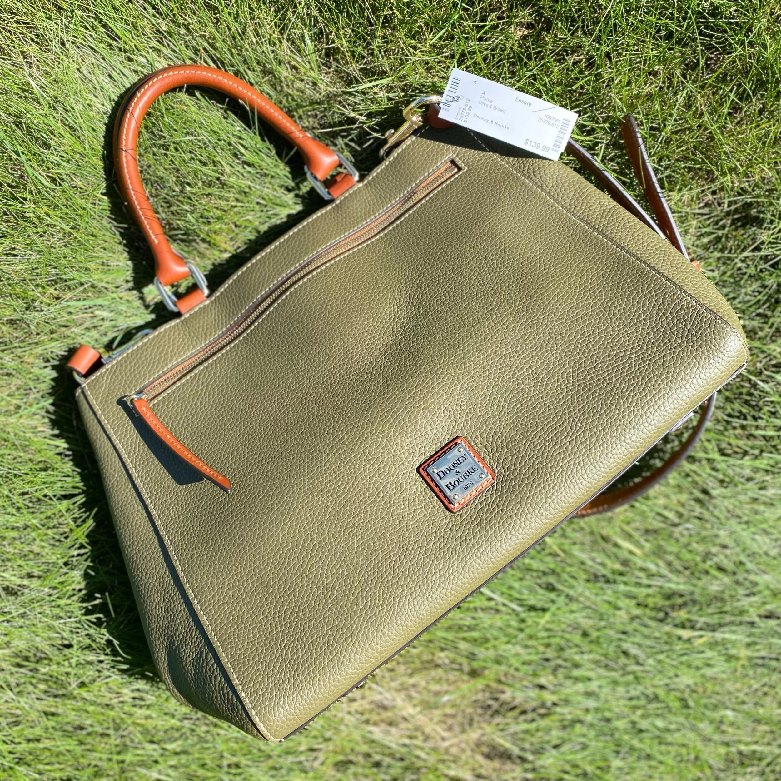 Your next Fall bag just arrived! Beautiful olive Dooney &amp; Bourke, just $139.99! 🤩