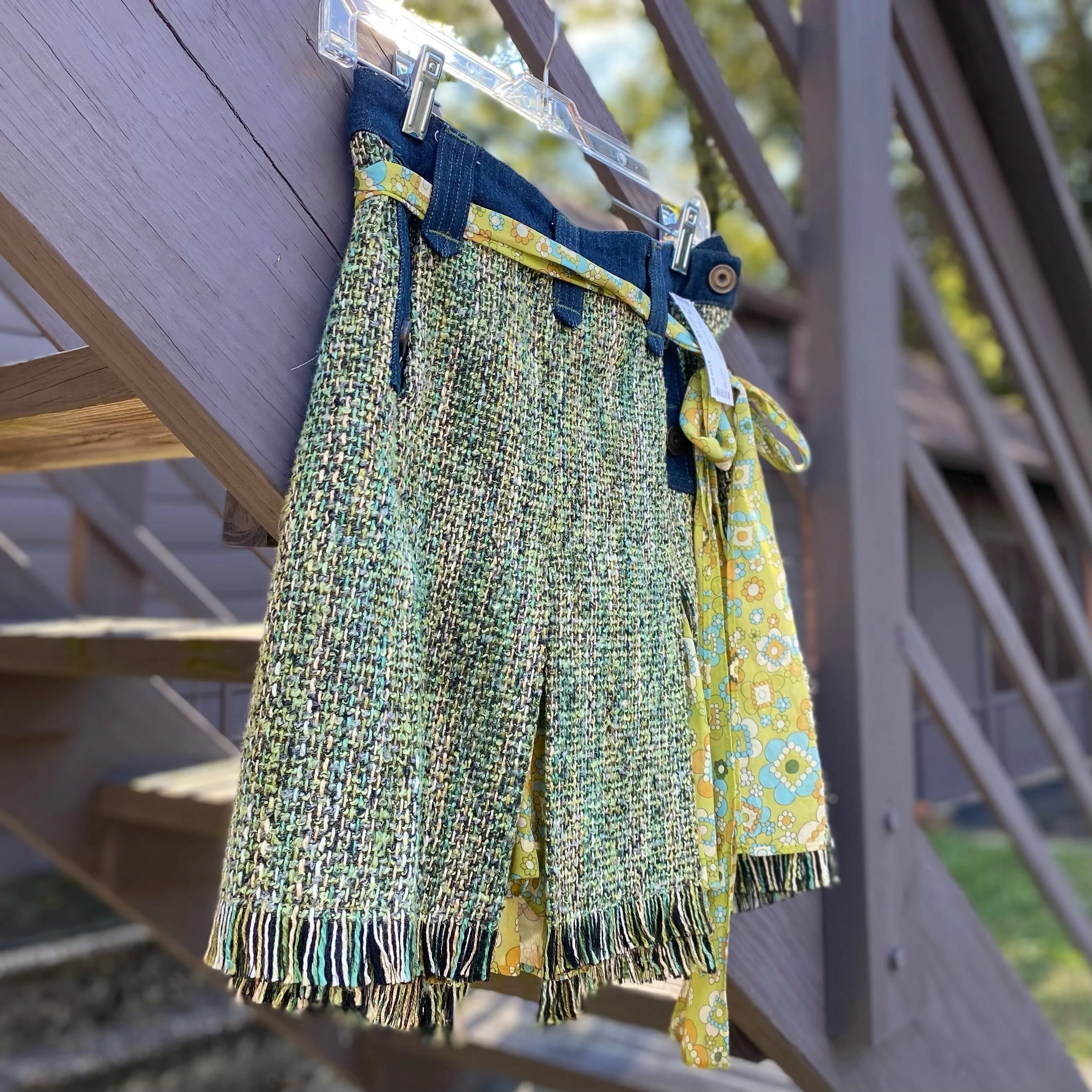STUNNING Designer Skirt in tweed and cutest olive print belt to match! 💚 $199.99! 🤩