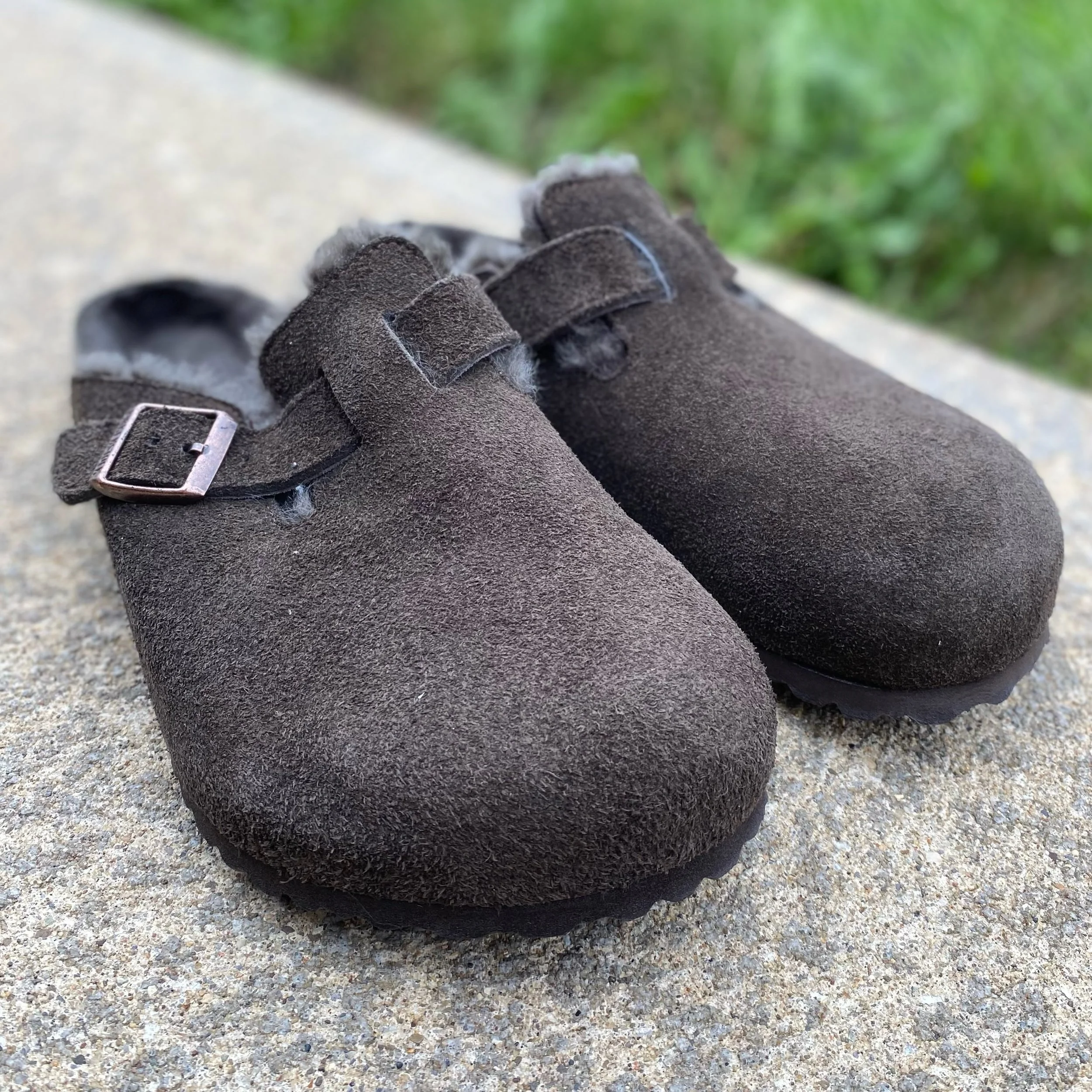 Men&rsquo;s Birkenstock slides! 🤩 Size 11 and only $42.88?! Can it get better than this! ❤️