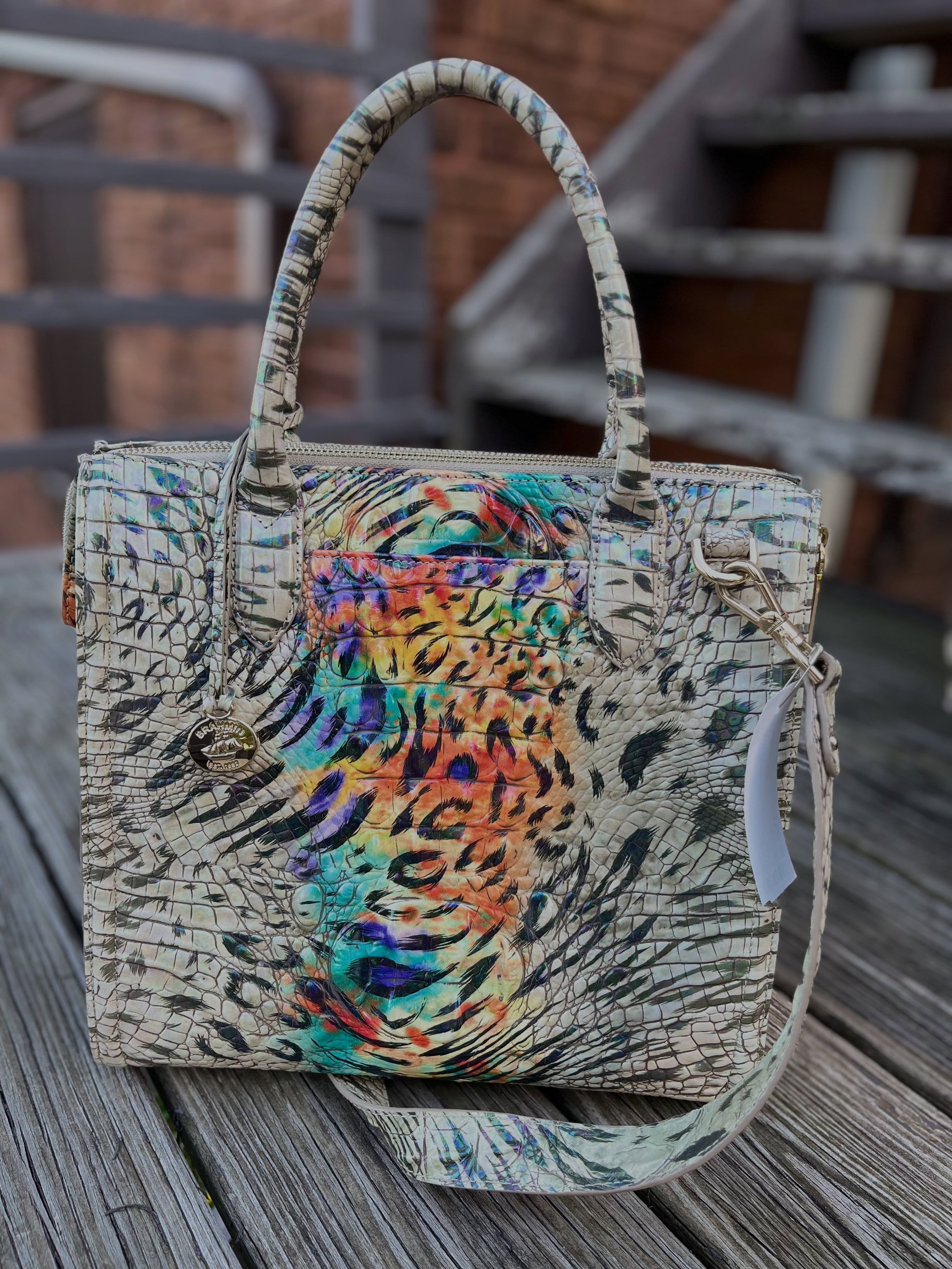 How to leave an impression with a single purse? We&rsquo;re so glad you asked - this Brahmin will certainly do the trick!!! Hurry in &amp; grab this style treat for only $199.99! 😍