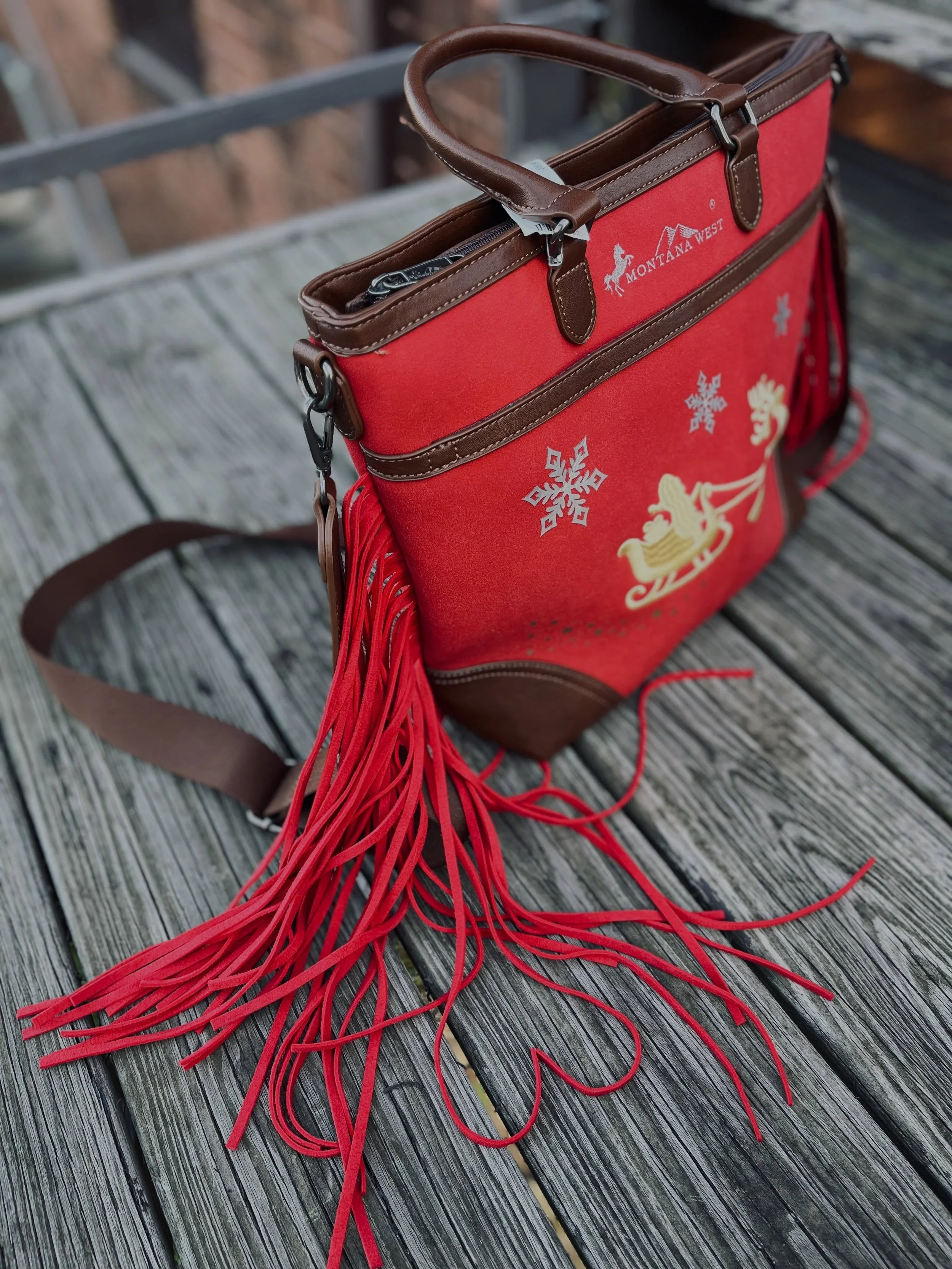 Is it too early for Christmas spirit? 😬😁 When the time comes, be prepared with Montana West fringe purse, only $60.99! ❤️❤️❤️