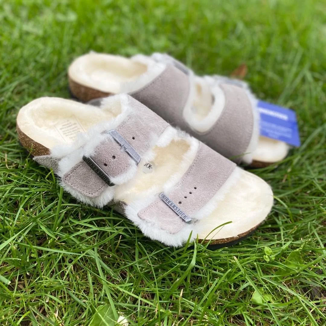 NWT fuzzy Birkenstocks! Size 7, these gray cuties were $165 NEW, our price $75.99! 🩶✨