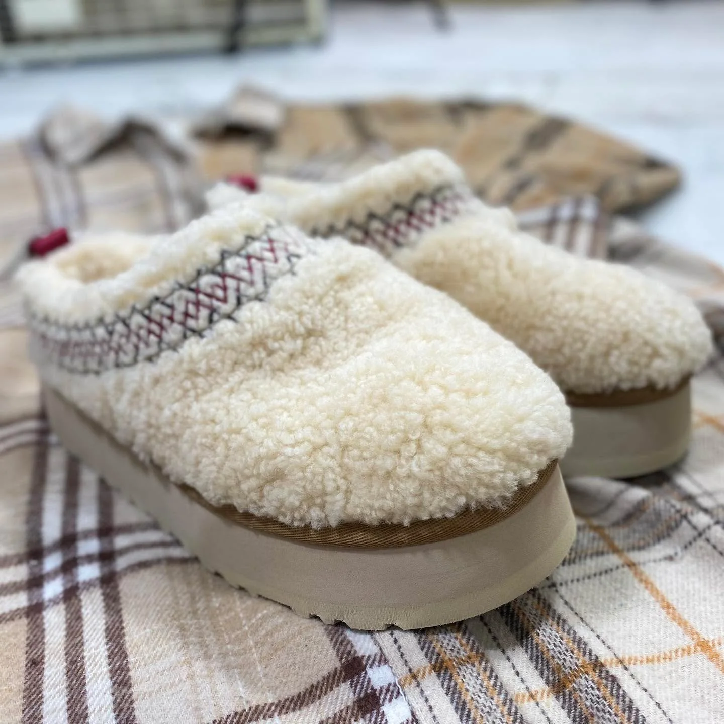 New In Dress Size 14/16, $28.99
Ugg Slides Size 7.5, $72.99
World Market Purse, $22.99