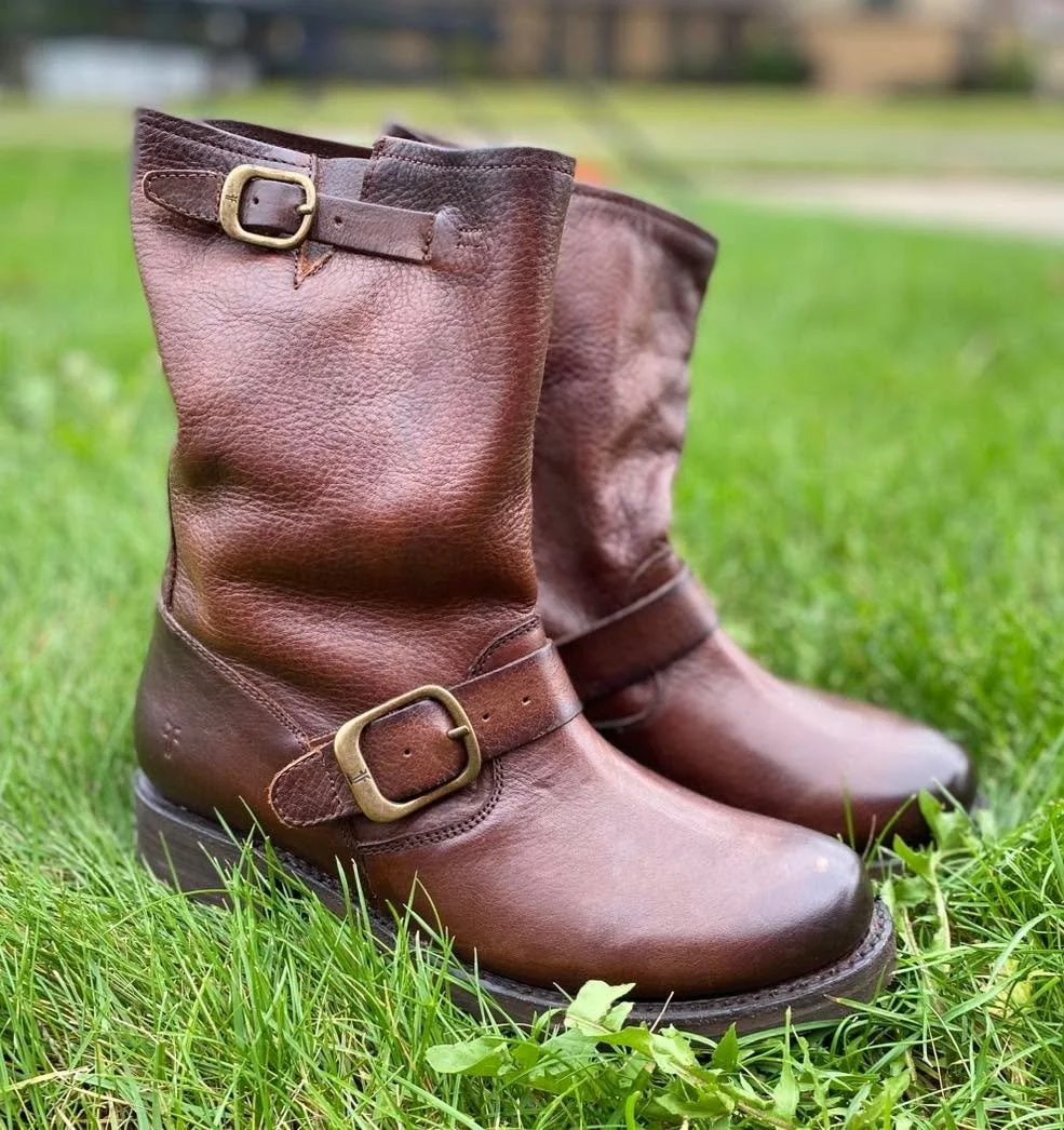 Knock knock! Your Fall boots are waiting for you! 🤗

These Frye boots are the PERFECT length, not too short not too tall! At a size 7, these puppies were $248 NEW, our price just $52.99! 🤎
