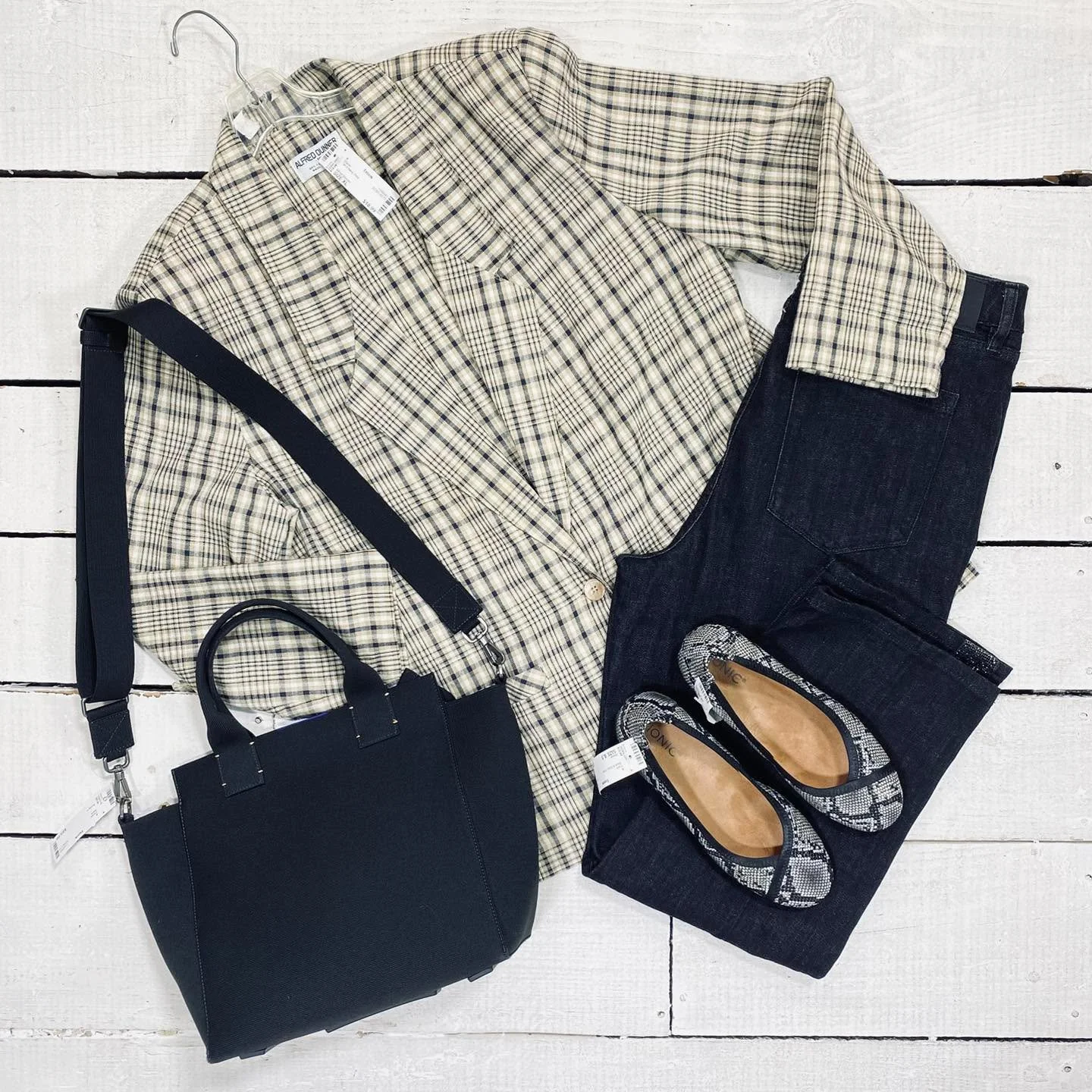Alfred Dunner Blazer Size XL, $18.99
Karl Lagerfeld Jeans Size 14, $19.99
Vionic Flats Size 8.5, $30.99
Rothy&rsquo;s Purse, $85.99