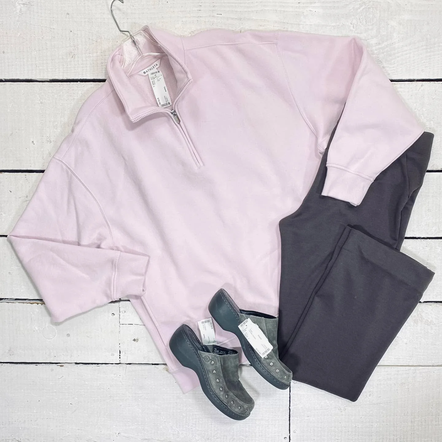 Athleta Top Size L, $19.99
Simply Vera Pants Size 8, $12.99
Born Slides Size 7, $15.99