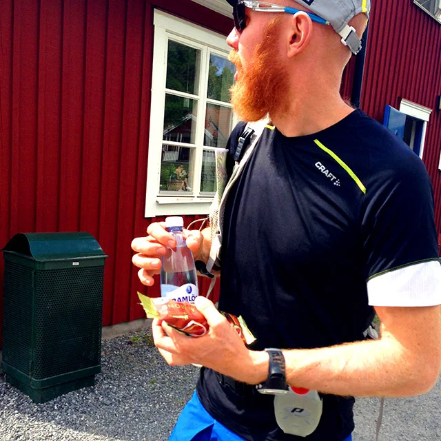 Andra fikapausen tog vi vid Domarudden. Gott och svalkande med glass och smart att fylla på vatten.