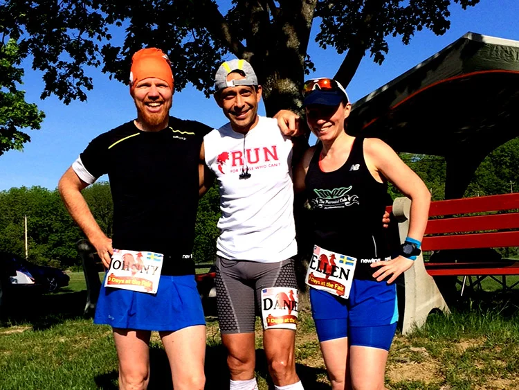 Johnny, Daniel Gallo (who made 3rd) and Ellen before the start. 