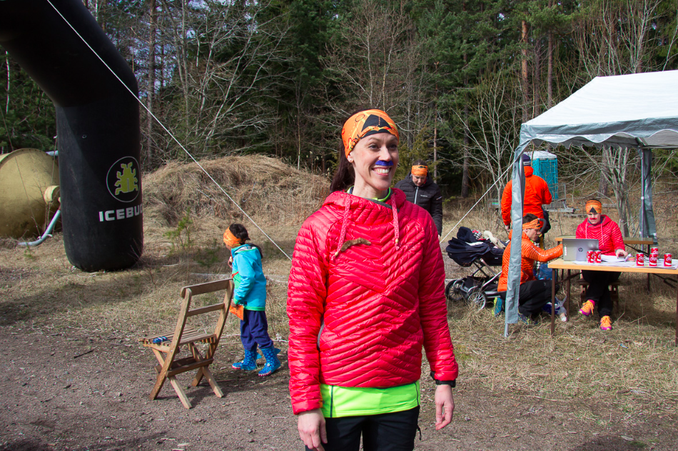 Josefin Forsell från Bergslöparna i snygg blå mustasch! Bild från TOM 2016, Bergslöparna
