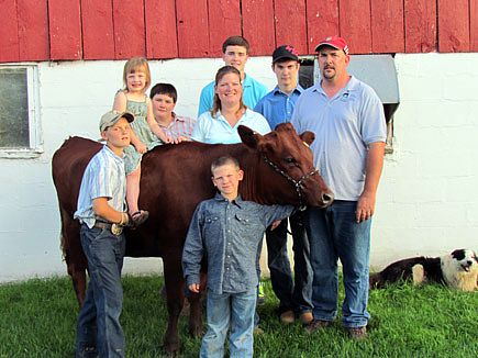 The adorable Bekkum Family on their farm in WIsconsin