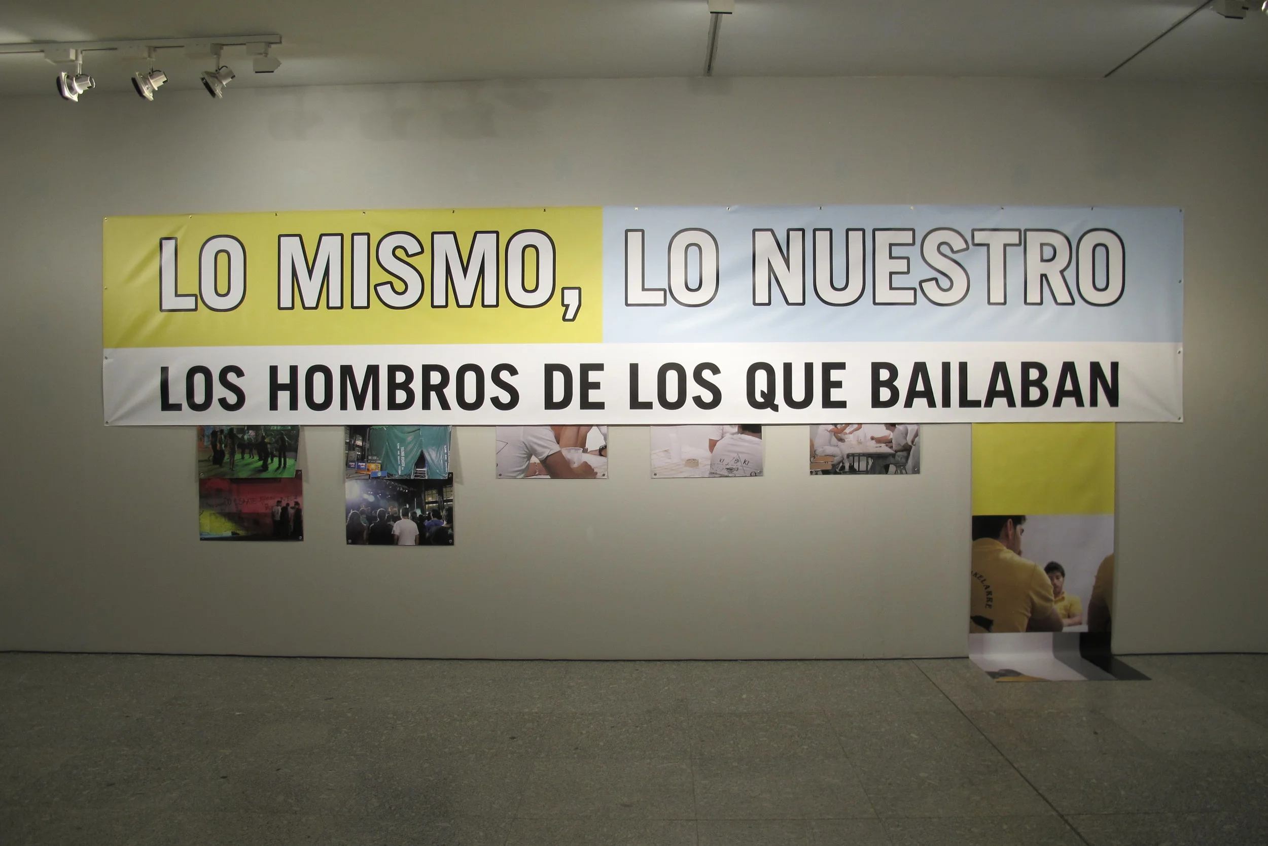 LO MISMO, LO OTRO Banners 196 x 160 x 118 2011