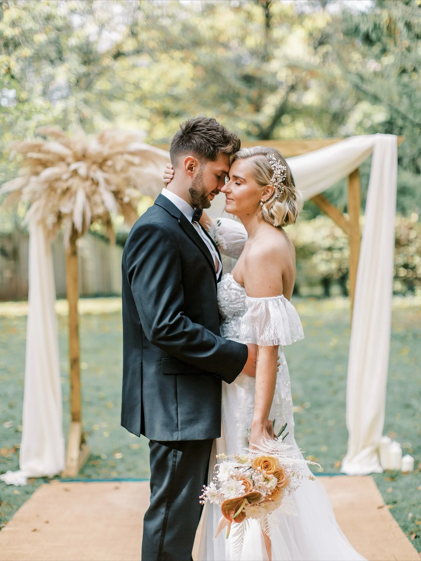 Thinking of having a first look &mdash; just the two of you, before the ceremony? 

No noise, no guests, just calm before the celebration. A private, emotional pause before everything begins. Giving you time to breathe, connect, and soak in the momen