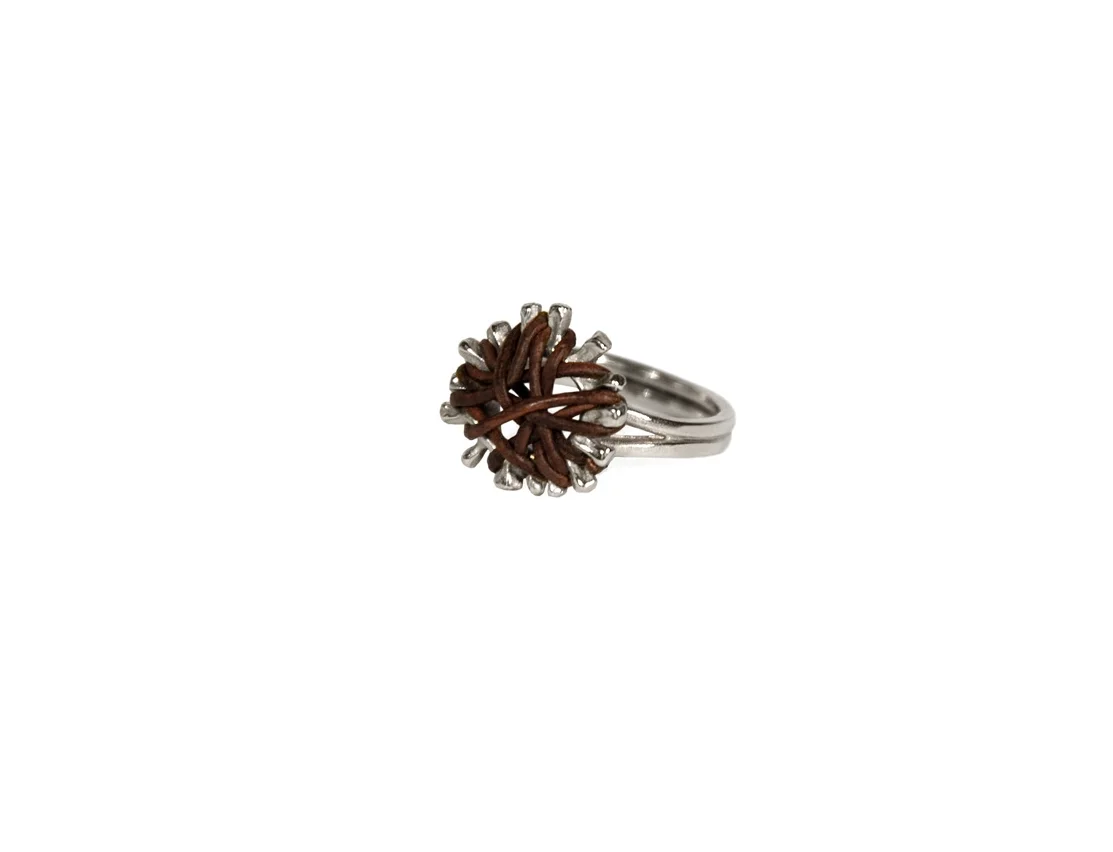 MT_VERTEB_RING_REF_OUTDOOR_001_0547_SILVER.jpg