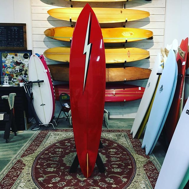 Repost: @standardstore⁠
Awesome in any language...⁠
⁠
今週の締めくくりはヤバイヴィンテージが入荷しました！⁠
LIGHTNINGBOLT パイプライナー！⁠
シェイプはレジェンド、Mickey Munoz！⁠
⁠
#surf #surfing #surfboard #vintage #vintagesurf #vintagesurfboard #vintagesurfboards #vintagesurfboardsforsale #shon