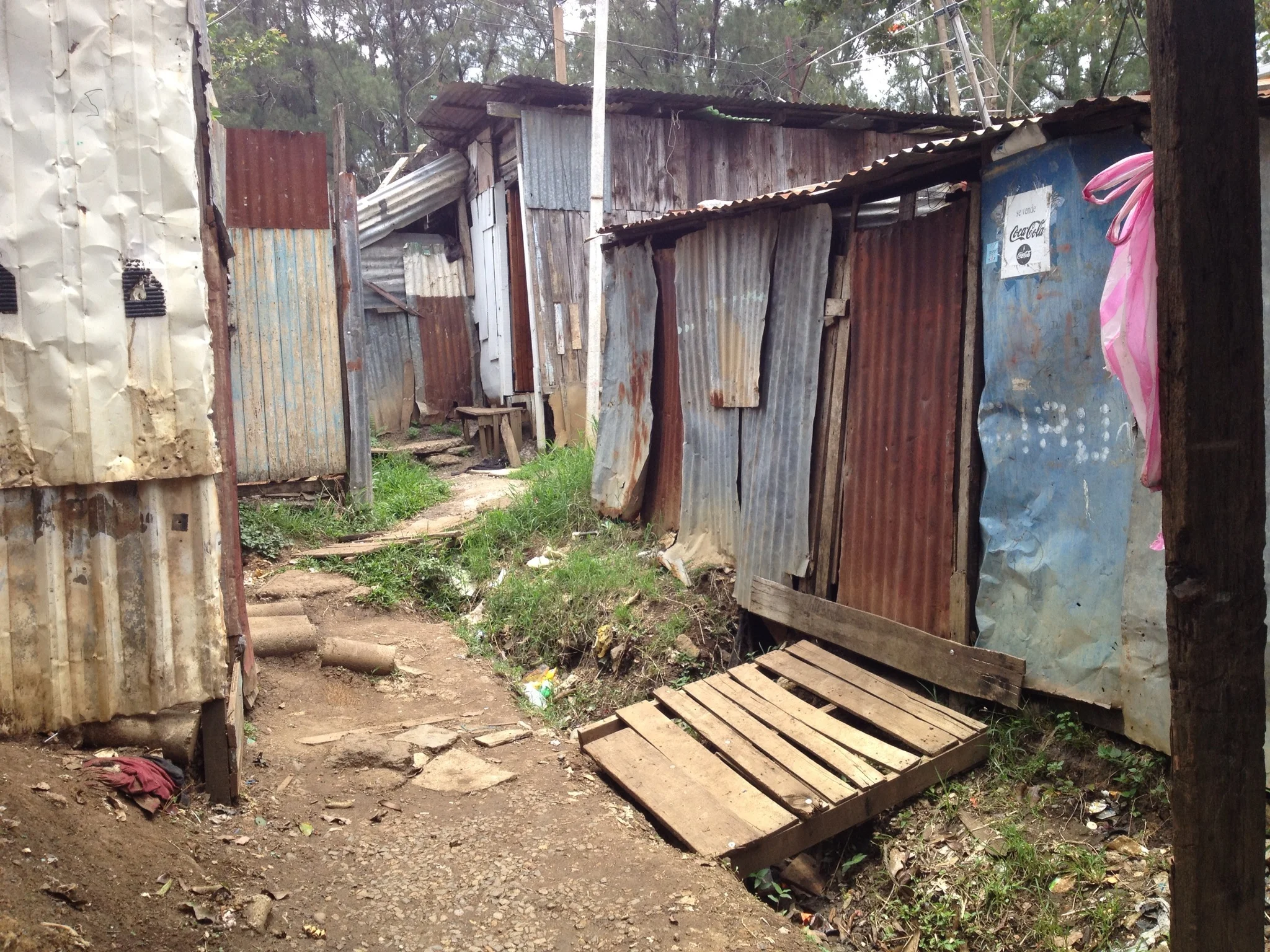 A typical 'neighborhood' in Alajuelita. 