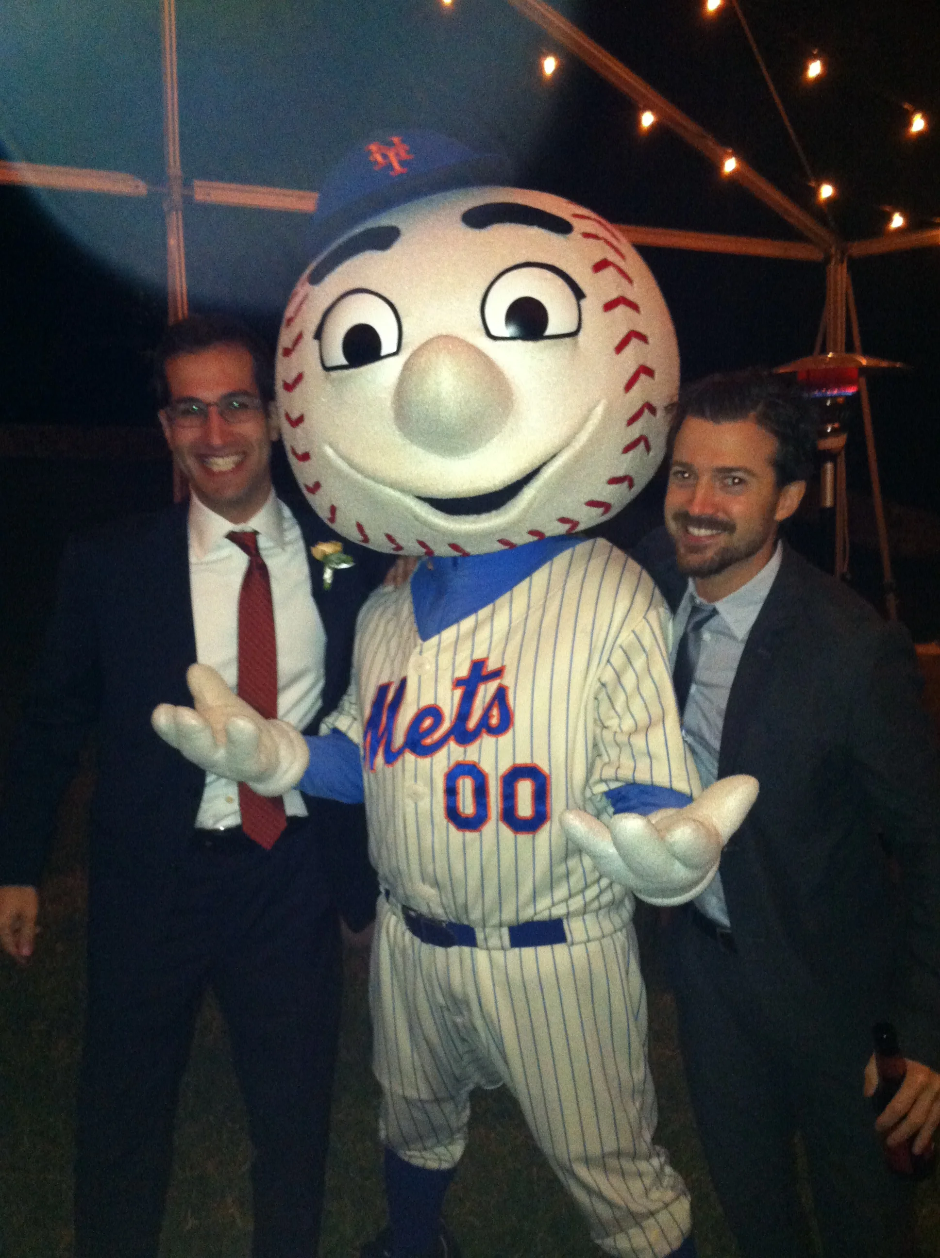 Mr. Met knows how to throw down.