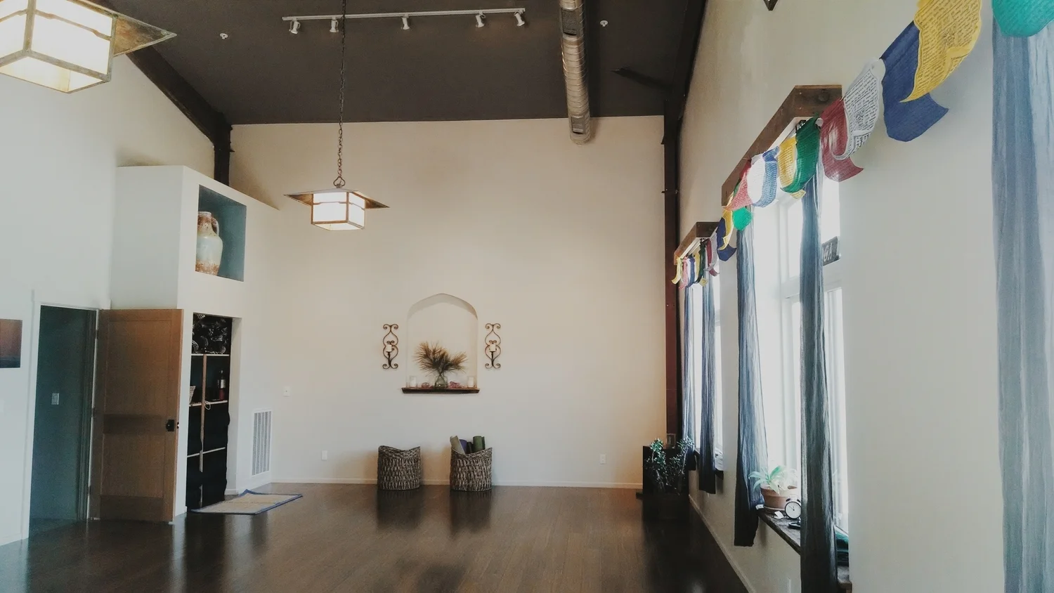 sagradayogastudio.jpg