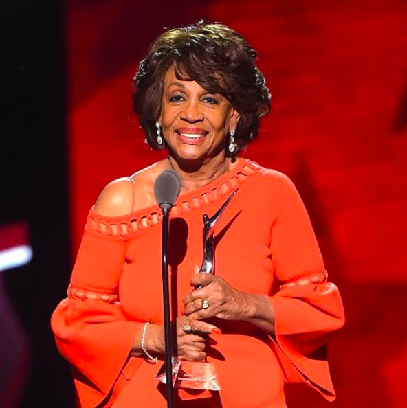 #FollowFriday 10 Female Leaders We #Ship it With