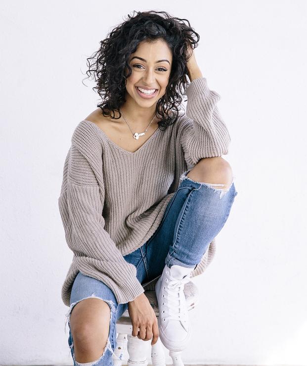 LizaKoshy_Lifestyle_004_740x740.progressive.jpg