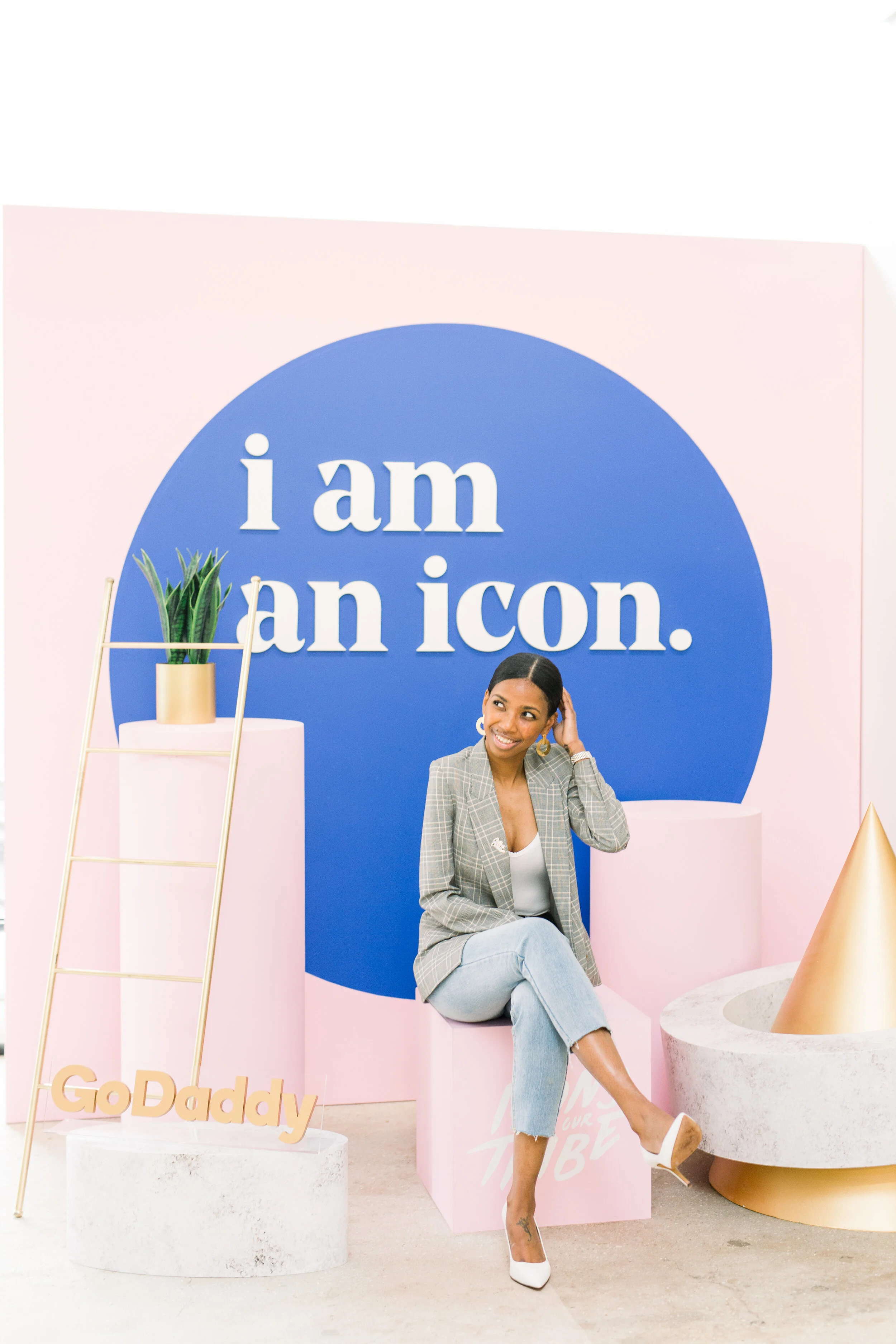 How to Write a Media-Worthy Pitch (Plus, an Email Template Guaranteed to Get a Reply)