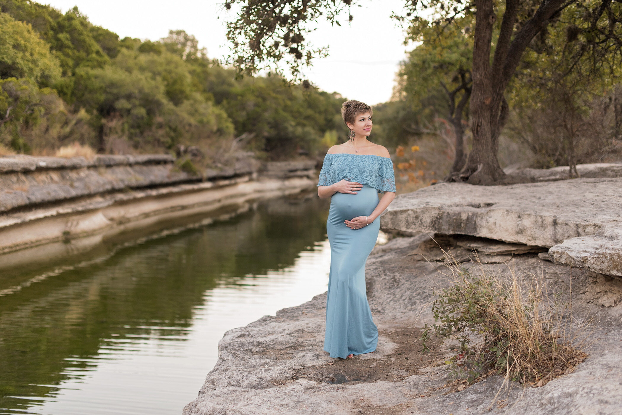 Bull Creek cliff maternity pose