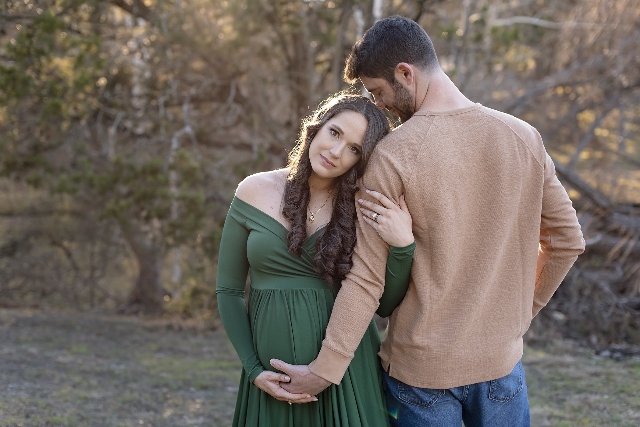 outdoor winter maternity session 