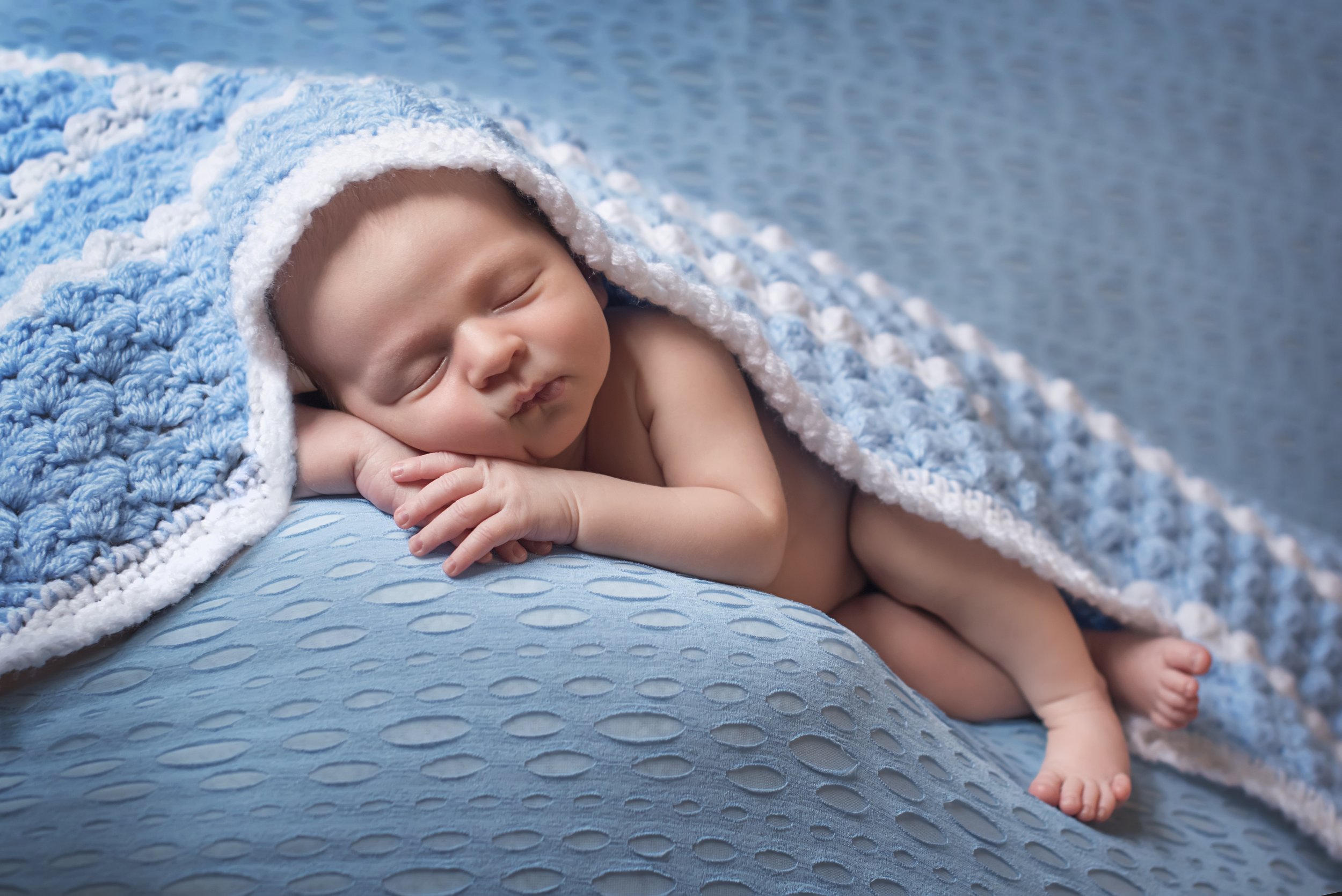 newborn blanket pose