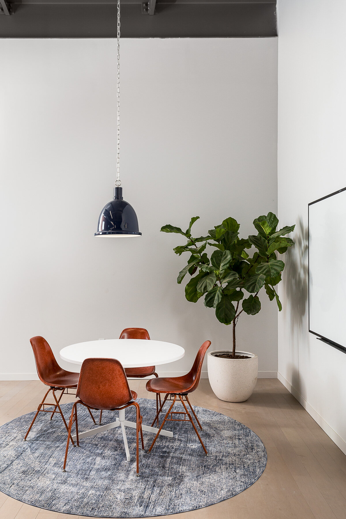 open office meeting area
