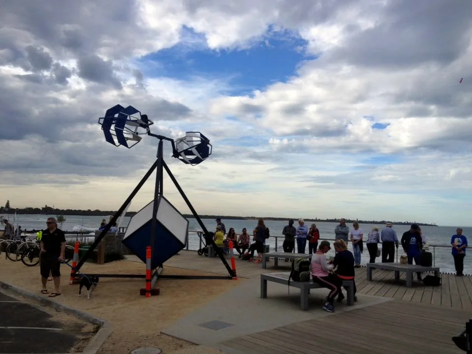 "Wind Worx II.1000" by Brian Thompson, overlooking the sea at Point Lonsdale.  Image by Daniel Huigsloot.