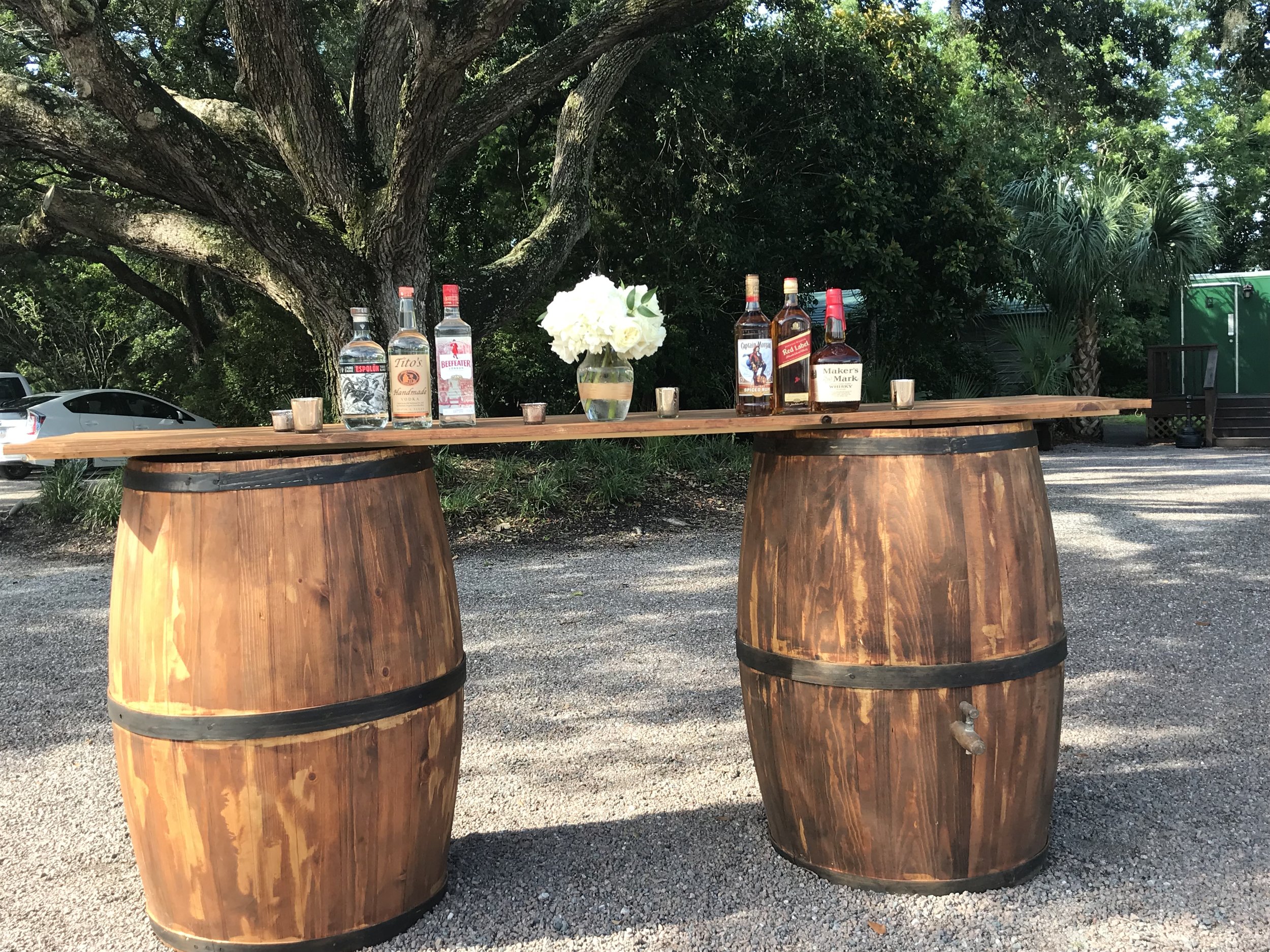 10 ft Barrel Bar $275 Good for: Beer & Wine Parties up to 150+ guests Beer, Wine, & Liquor Parties up to 150 guests