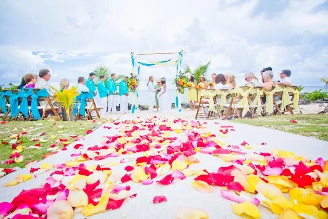 Large group cruise wedding at Surfer's Beach, Grand Cayman