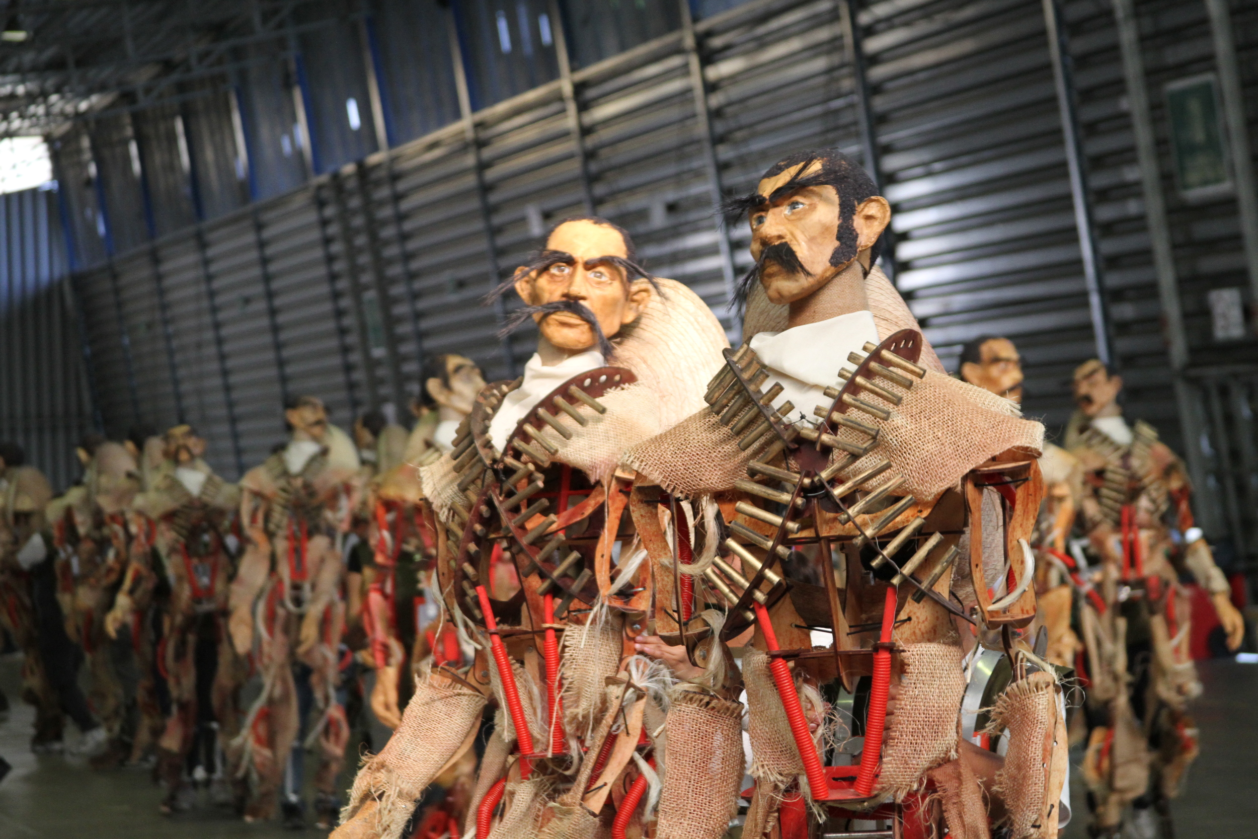 REVOLUCIONARIOS 3.JPG