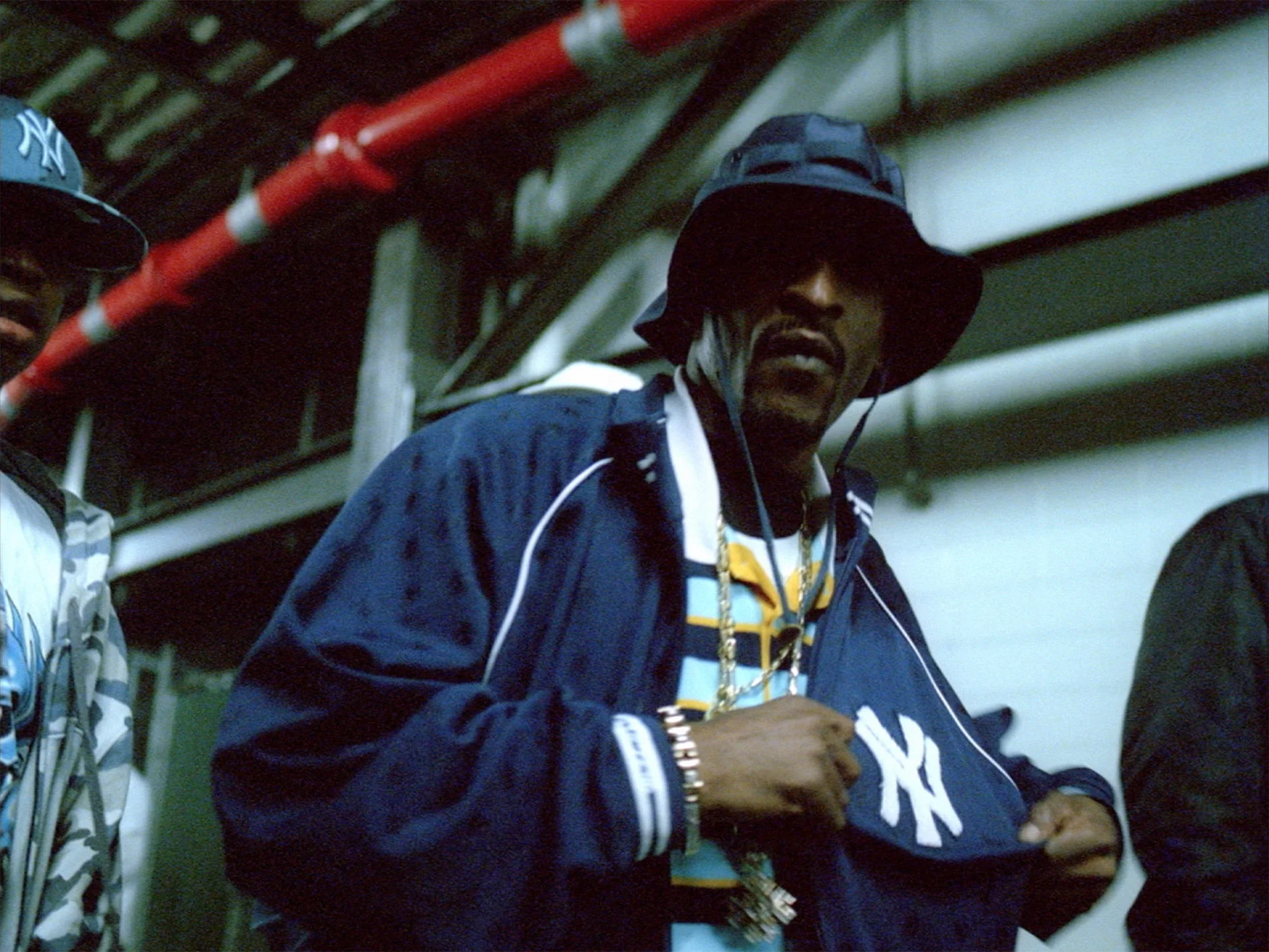 BUSTA_FRAME_021.jpg