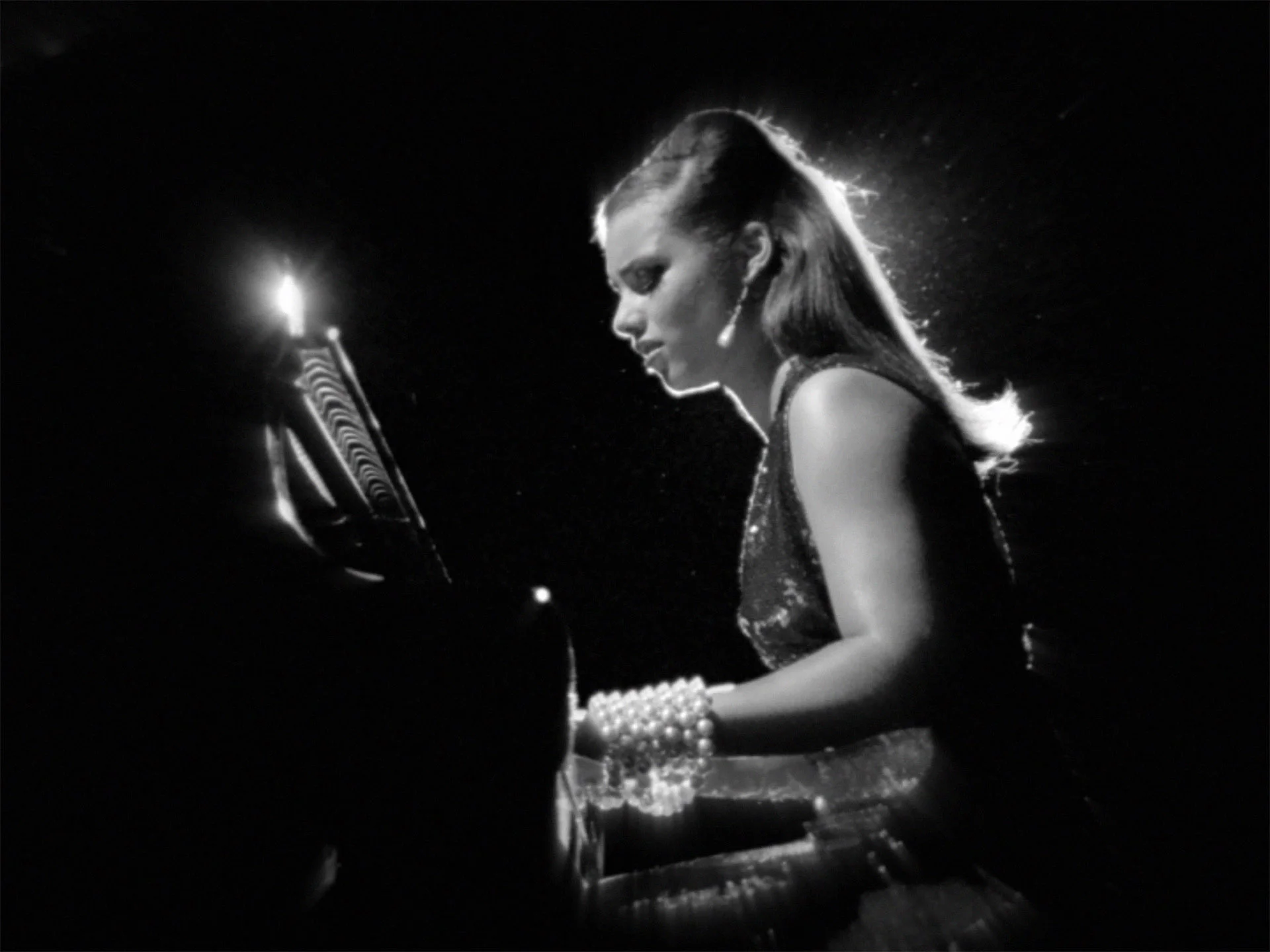 ALICIA_ELBH_FRAME_010.jpg