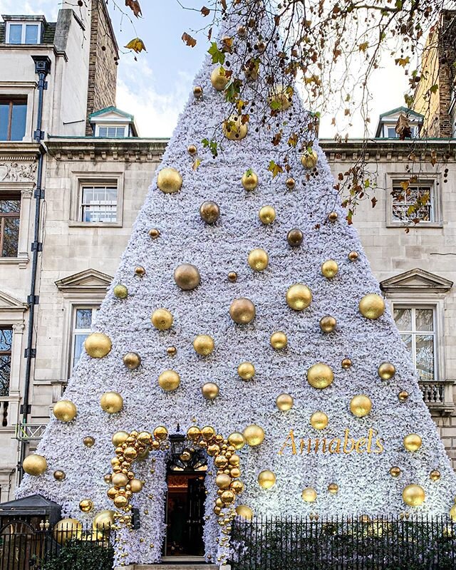 Amazing Christmas decorations everywhere in London ✨🎄✨