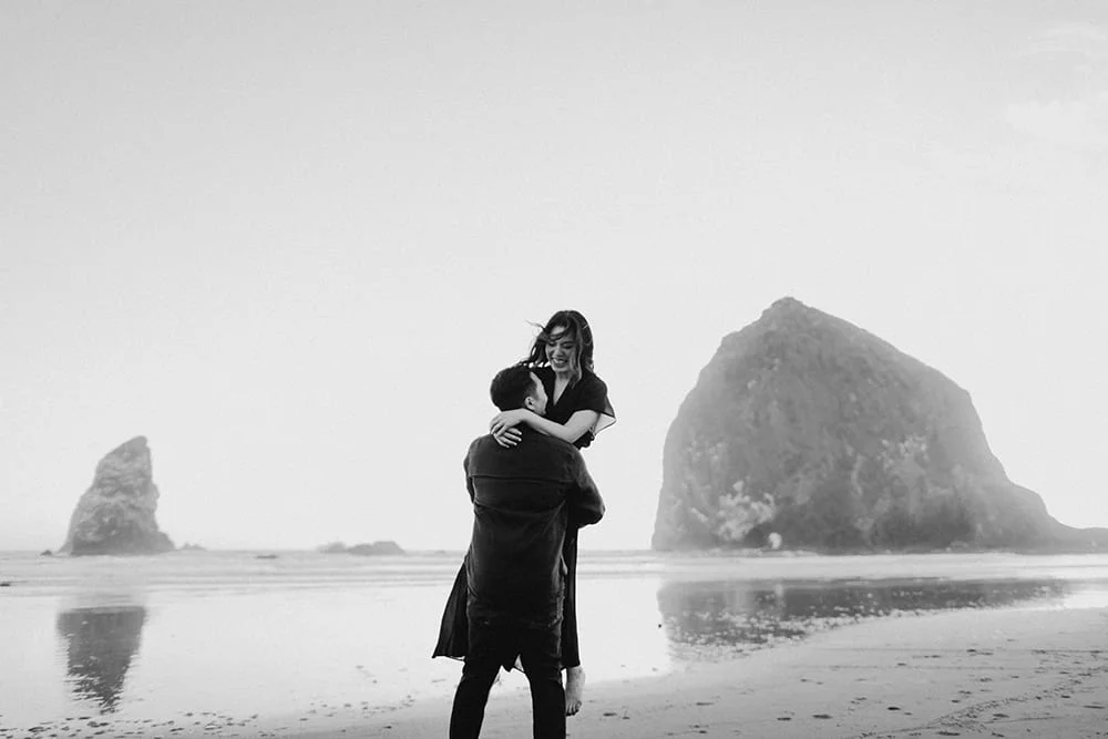 Cannon Beach Engagement Photos30.jpg