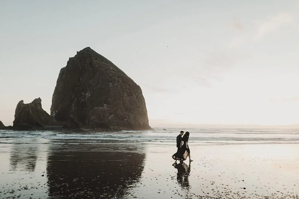 Cannon Beach Engagement Photos by Alixann Loosle
