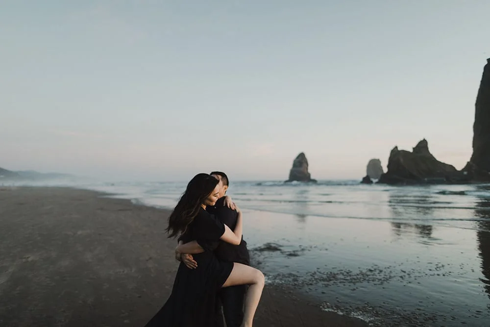 Cannon Beach Engagement Photos by Alixann Loosle