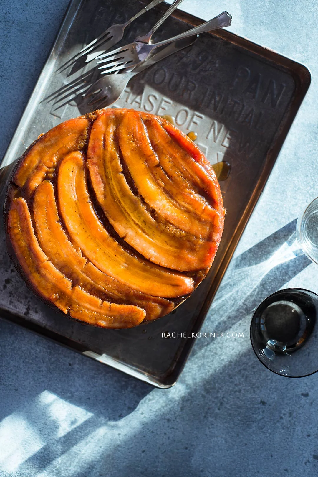 Upside Down Banana Cake Food Photography | Rachel Korinek Click to check out my latest food photography projects. #twolovesstudio #beautifulcuisine #foodbloggerpro #foodphotography #learnfoodphotography #foodblogger #learnphotography #foodstyling #lightingtips #naturallight #foodphotographer