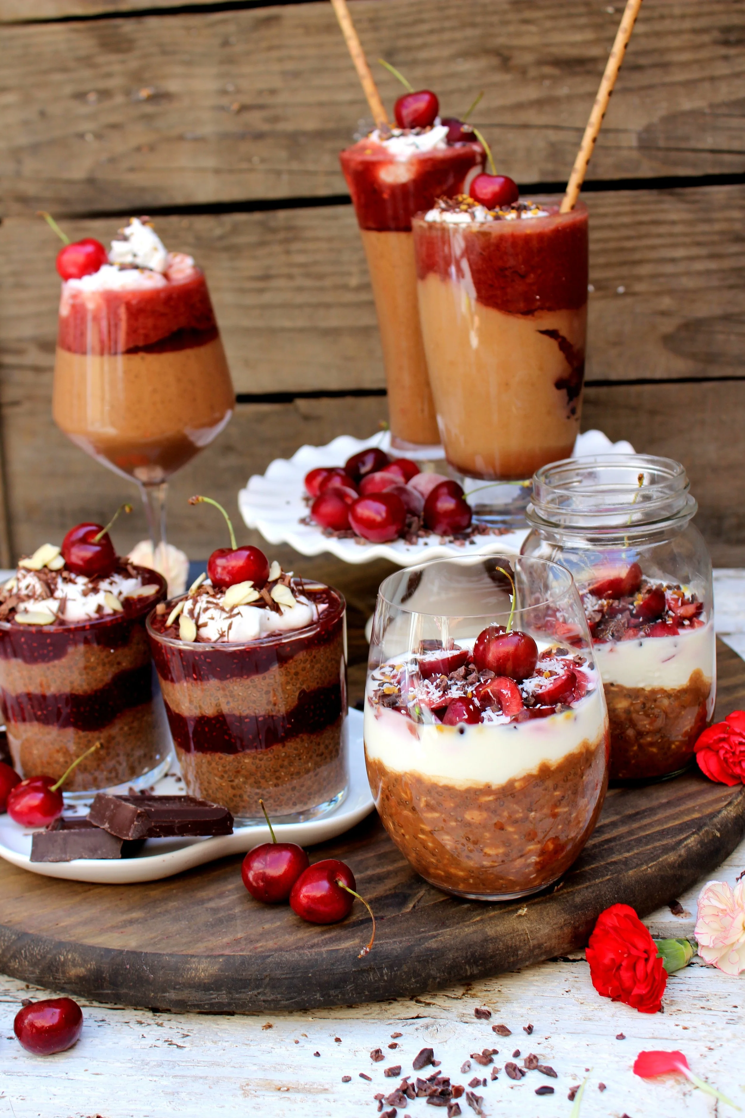 Black forest breakfast : 3 ways (overnight oats + chia pudding + milkshake)