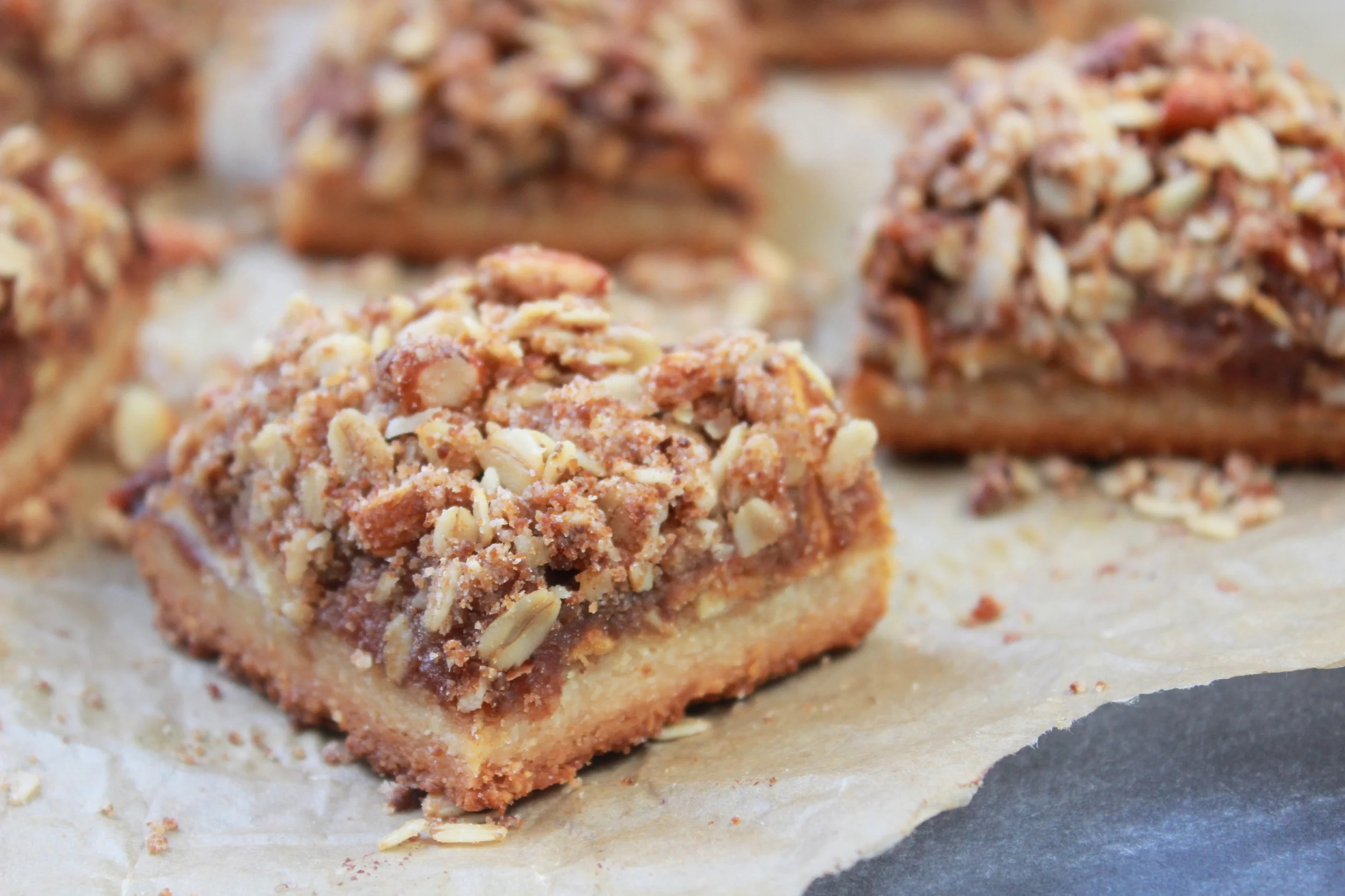 Apple, almond & salted date "caramel" shortbread crumble bars (Gluten-free, vegan)