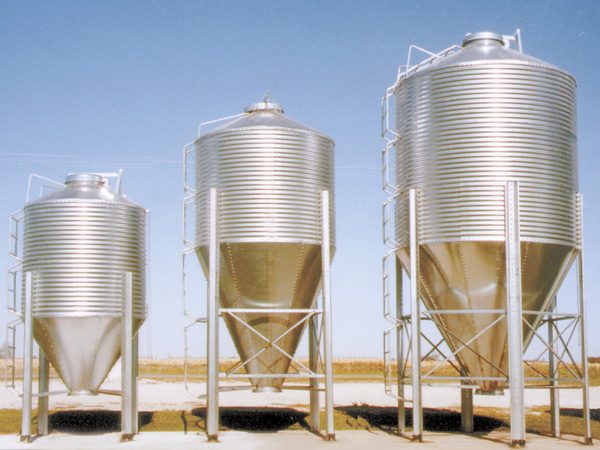 Bulk feed tanks