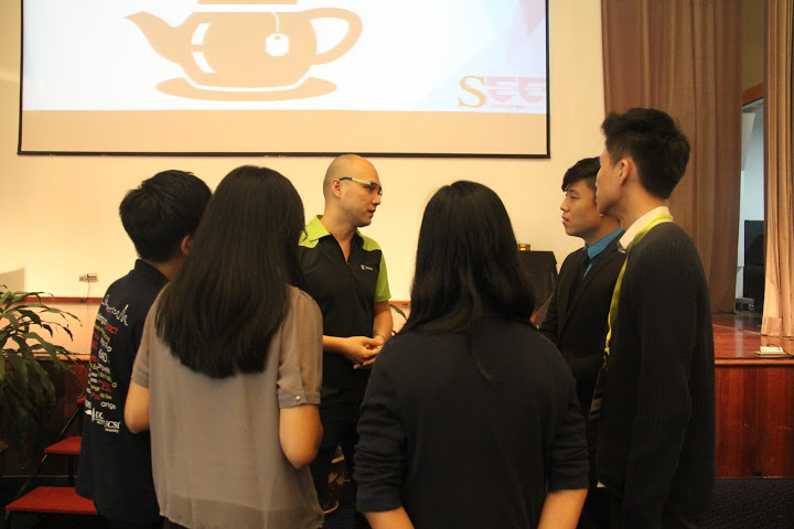 Stanley with some of the attendees and USCI University students