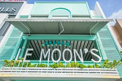 Le-Moons.jpg