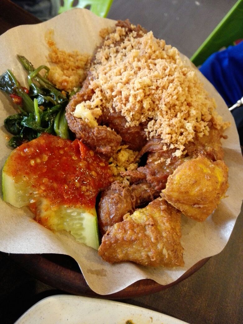 The signature dish, 'Ayam Penyet', is definitely the best choice