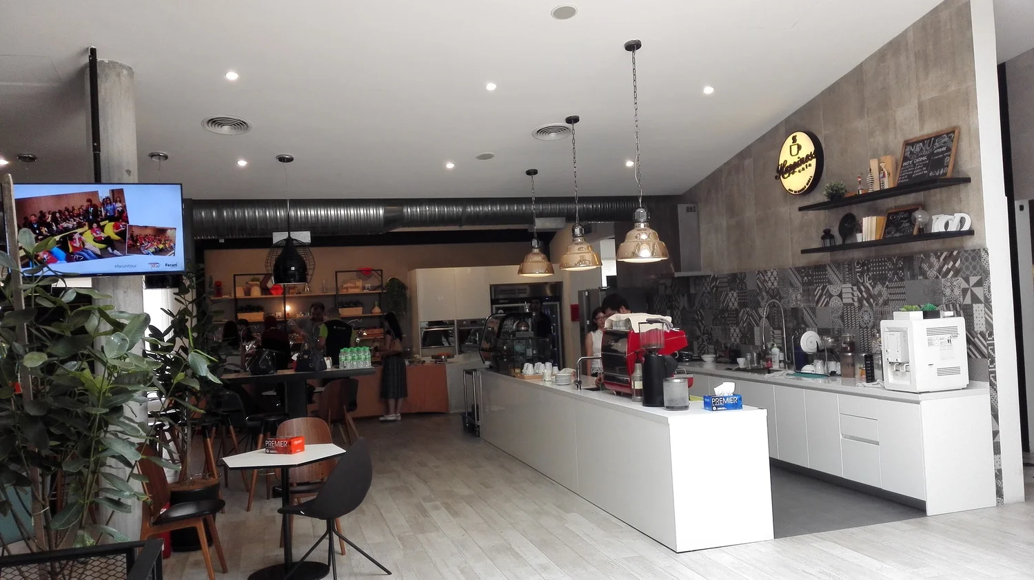 Feruni-Happiness-Cafe.jpg