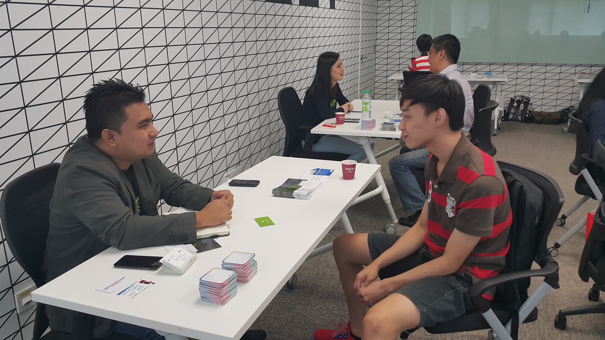 Amirul Faisyal (Head of Performance Team) with an 11street Academy seller