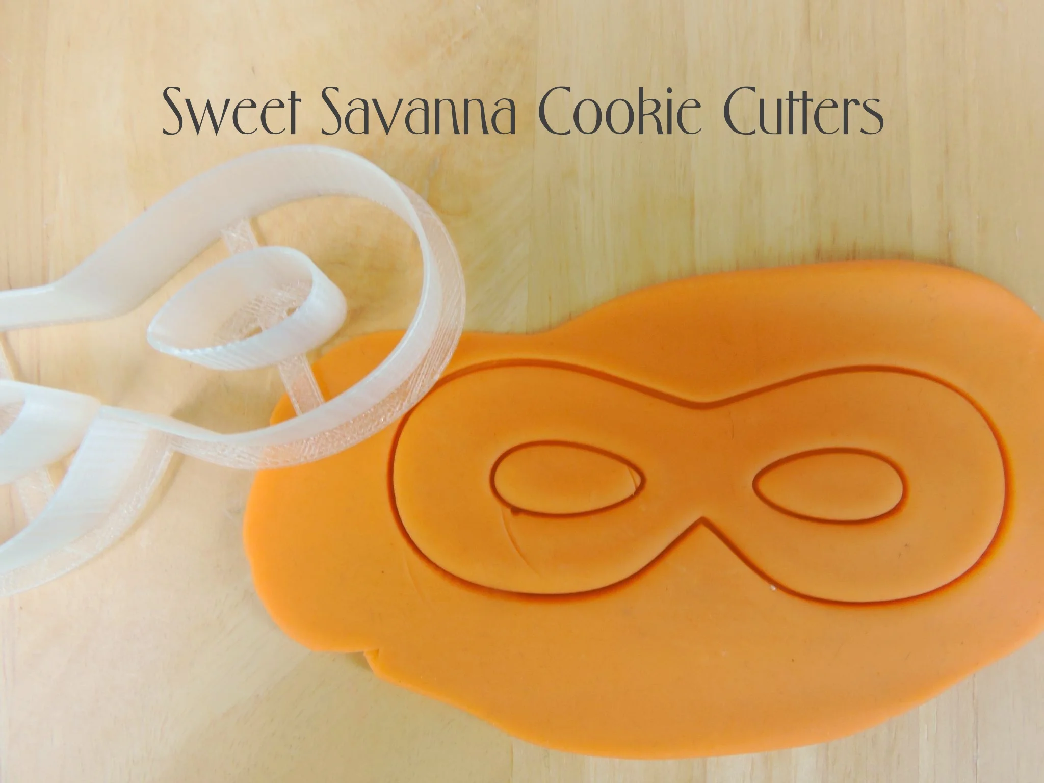 superhero-mask-cookie-cutter.jpg