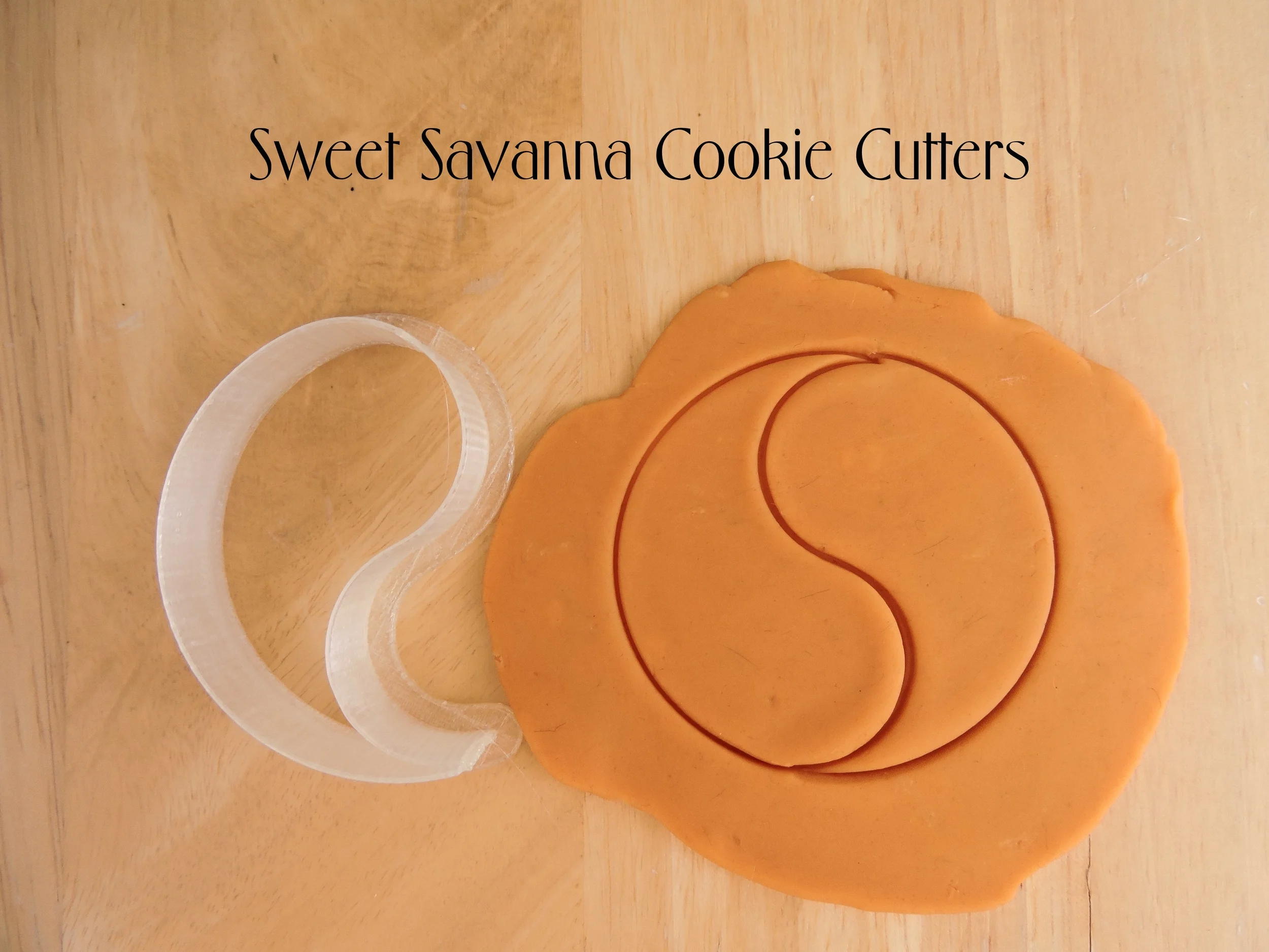 ying-yang-cookie-cutter.jpg