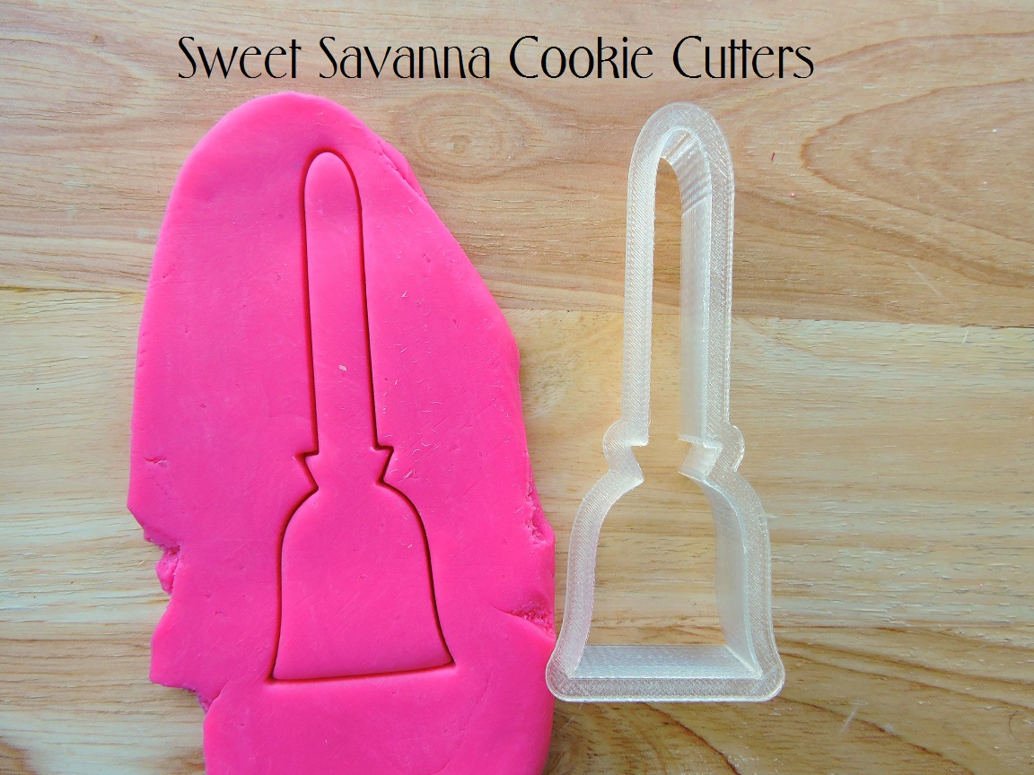broomstick-cookie-cutter.JPG